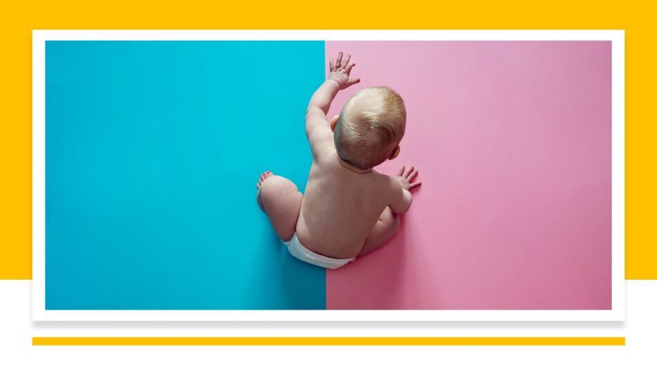 Ilustra o texto, Não sabia que minha filha era autista. E nem eu. Foto com um bebê. Fundo azul e rosa.