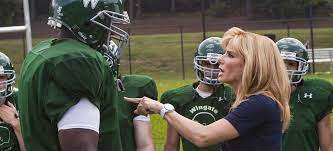 Sandra Bullock ganhou o Oscar por Um Sonho Possível, que é mais do que um filme de esporte comum. Leia a crítica de Sophia Mendonça.
