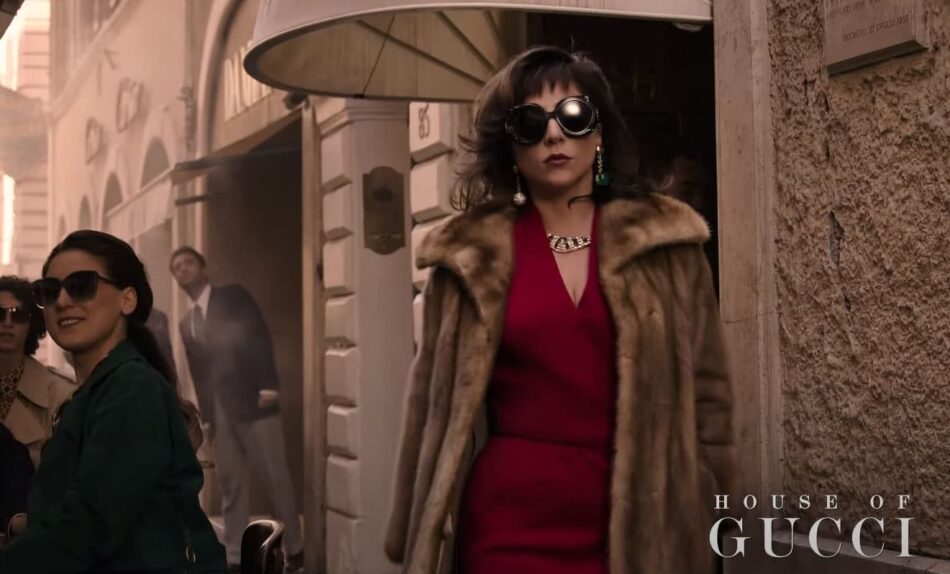 Como está Lady Gaga em Casa Gucci? Confira a crítica de Sophia Mendonça sobre o filme de Ridley Scott que dividiu opiniões.