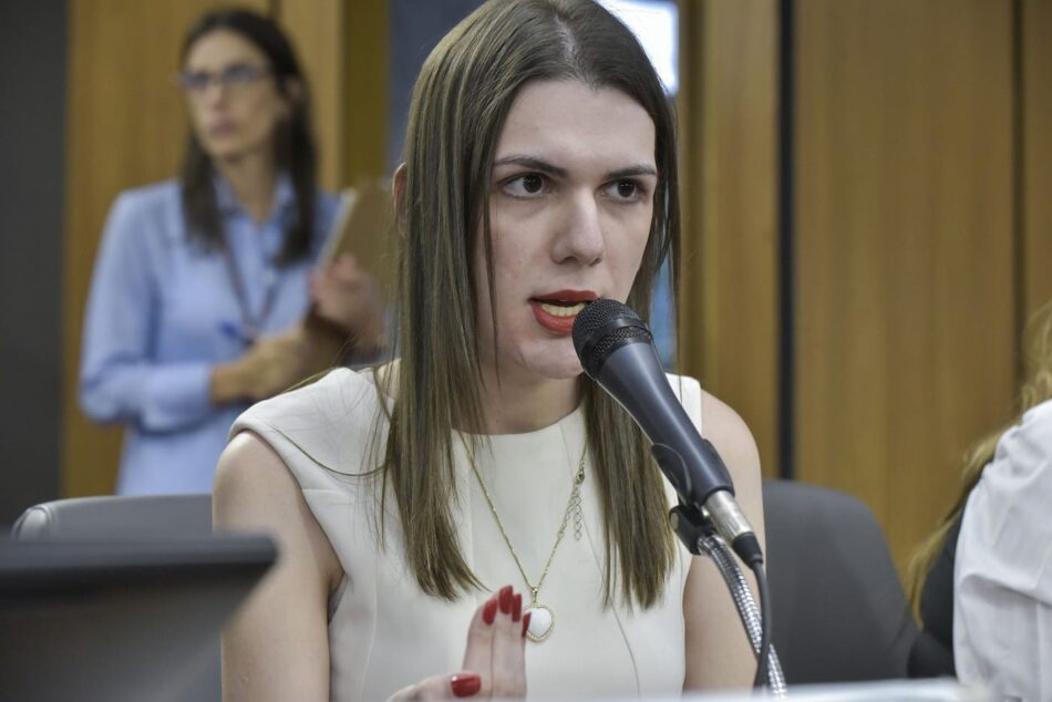 Sophia Mendonça faz apelos em audiência pública sobre autismo na ALMG