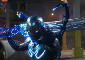 Besouro Azul recicla desgastada fórmula de filmes de super-herói. Esta obra da DC é ação repetitiva e massante.
