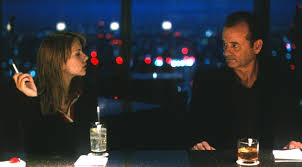 Existe amizade entre homem e mulher? Crítica do clássico de Sofia Coppola, "Encontros e Desencontros", com Bill Murray e Scarlett Johanson.