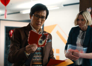 Comédia de ação do Prime Vídeo, Amor Bandido tem Ritmo Confuso e Atuações Subaproveitadas. Uma Trama com Potencial Desperdiçado.